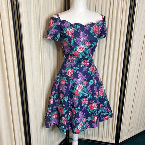 VINTAGE- COLD SHOULDER PURPLE ROSE & FLORAL DRESS WITH TULLE SIZE XS TO S - Picture 2 of 12